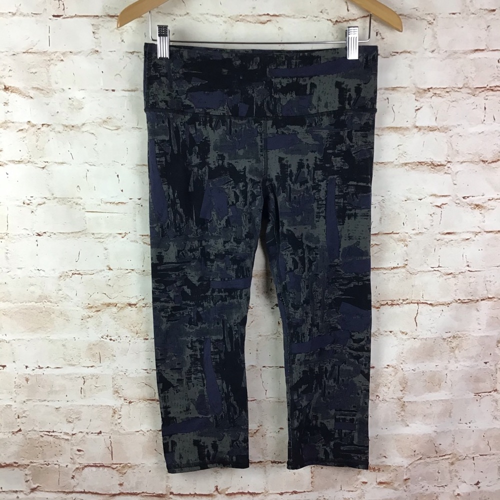alo Black, Gray and Purple Cropped Yoga Leggings Size Medium